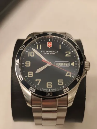 Relógio Victorinox Fieldforce Classic Day-Date 241849 Aço Completo
