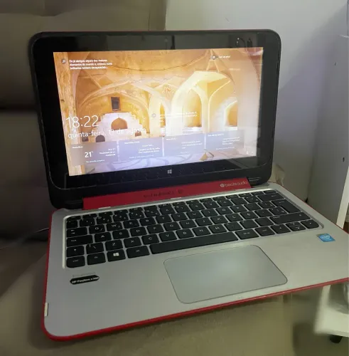 Notebook 2 em 1 HP Pavilion 11 x360 Vermelho Usado