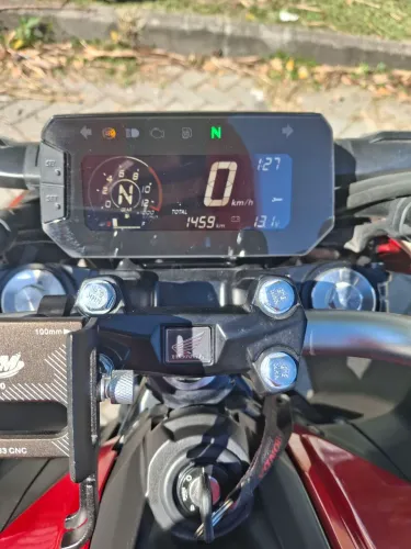 Cb300f nada pra fazer so pegar e andar 