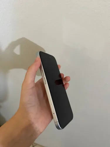 iPhone 15 em perfeito estado 