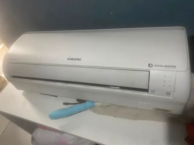 Ar-condicionado Samsung semi novo