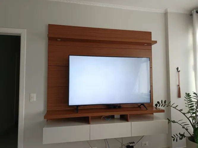 Painel para TV Moderno- Ótima Qualidade- Lindo - Semi novo- Aproveite!