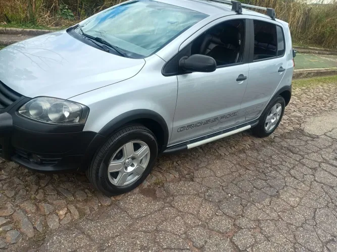 Volkswagen Crossfox 1.6 MI Total Flex 8V 5P 2010