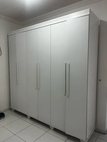 Guarda roupa 6 portas