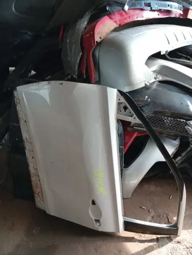 Porta nissan kikis