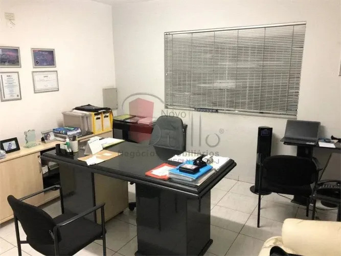 Prédio comercial de 300m² para venda e locação