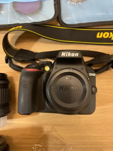 Câmera Nikon D3400