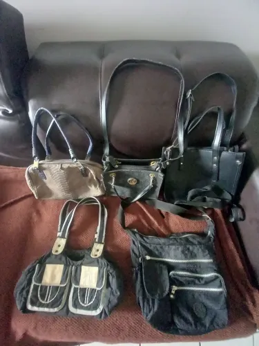 Lote de 5 bolsas variadas