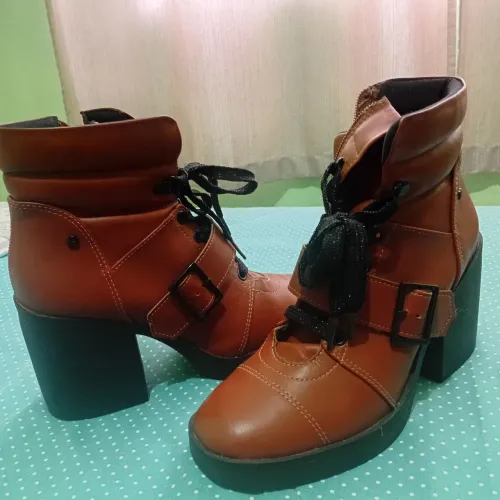 Bota Tanara Couro