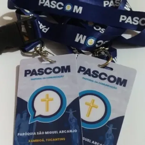 Promoção: 10 crachás personalizados com cordão!