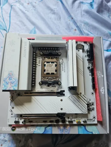 Kit Ryzen 5 8600g , B650M,  sem memória 