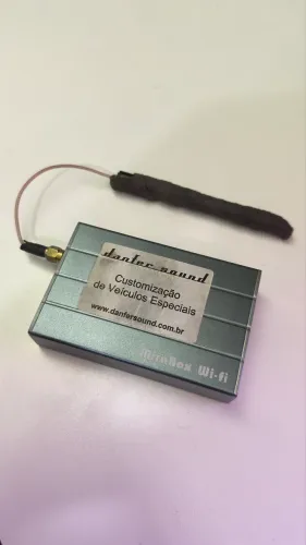 Modem veicular P/espelhar smartphone em central multimídia 