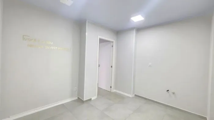 Sala comercial, ideal para clinica estética por R$ 2.890/mês - Gravatá - Navegantes/SC