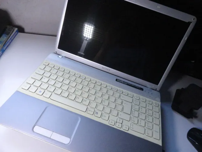 Notebook Sony Vaio 15 4GB Ram 128 GB memória+mouse