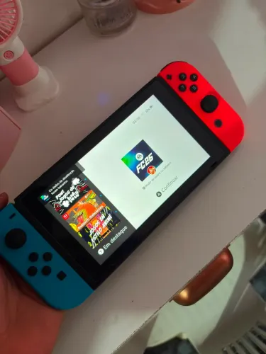 Nintendo switch com 2 meses de uso. Resolvi vender pois não me acostumei.