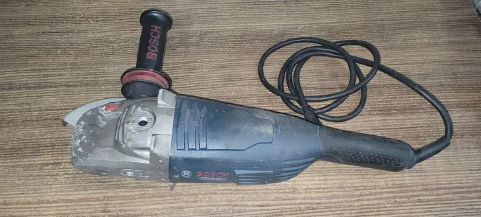 Lixadeira BOSCH GWS 22-180