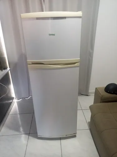 Vendo geladeira Frost Free Consul.