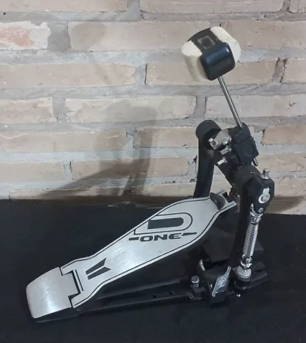 Pedal Simples p/ Bateria D One Dp-10 Bumbo (Corrente Dupla)