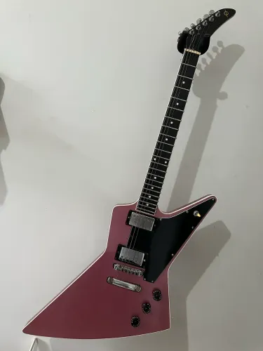 GUITARRA EXPLORER