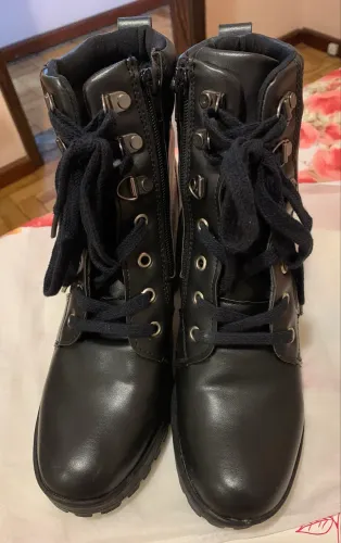Bota semi nova