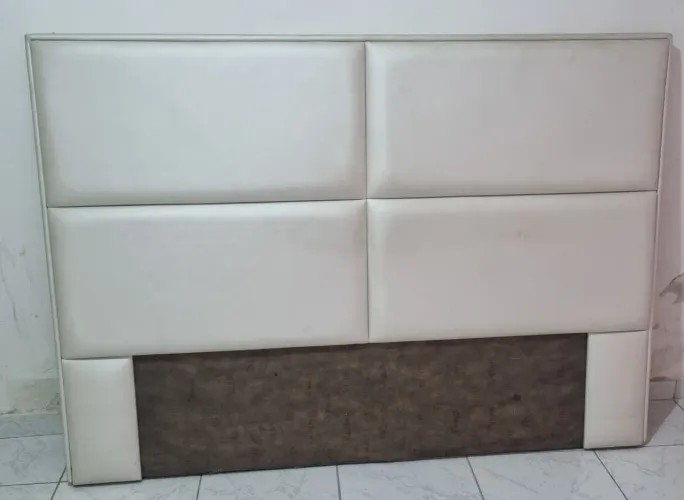 Cabeceira de cama casal estofada (MADEIRA)100 pra vender logo