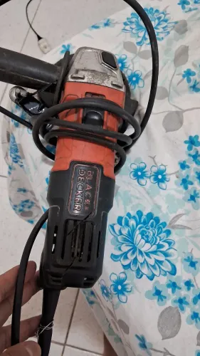 Esmerilhadeira Blacker Decker