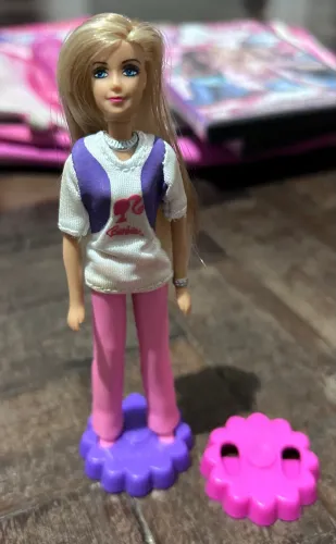 Mini Barbie brinde ovo Lacta