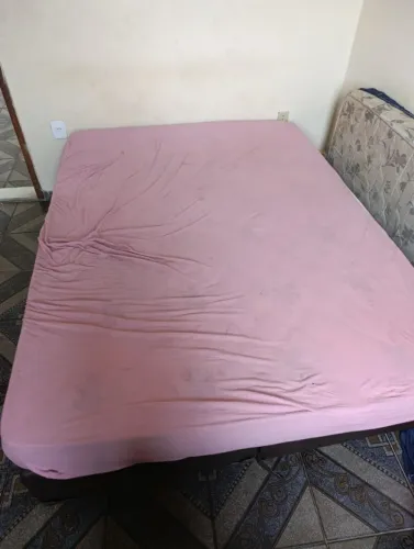 Cama de casal a venda
