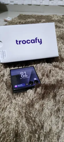 Z FLIP 7 5G 512GB EM ESTADO DE NOVO