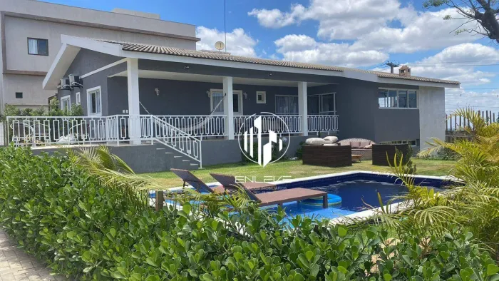 Casa projetada com 05 quartos no Condomínio Águas da Serra