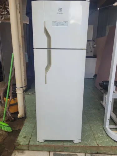 GELADEIRA ELECTROLUX FROST FREE