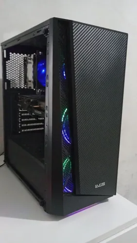 Vendo esse Pc com uma RX 6600