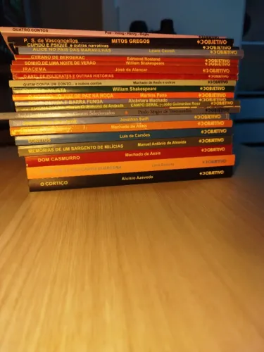 Lote de 21 Livros Clássicos e Vestibular - Coleção Sistema Objetivo