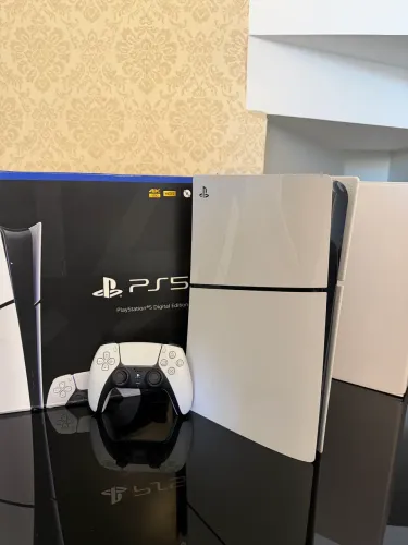 ? PlayStation 5 Digital Edition - 1TB | Seminovo