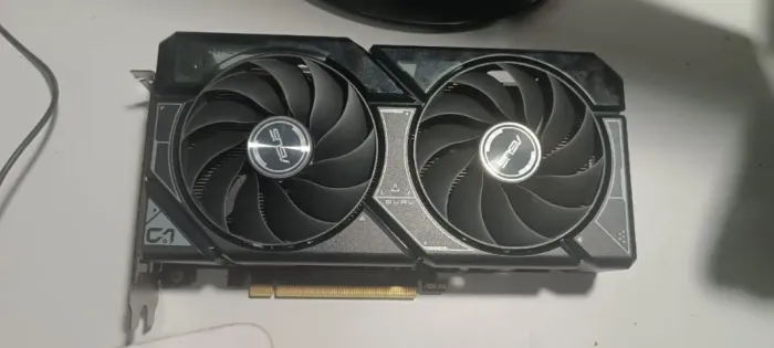 RTX 4060 ASUS - Venda Urgente! Situação de saúde na familia