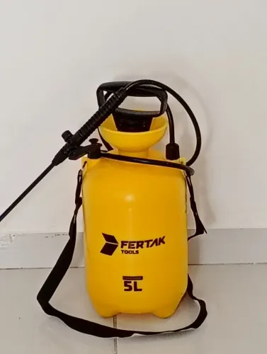Bomba para fazer dedetização