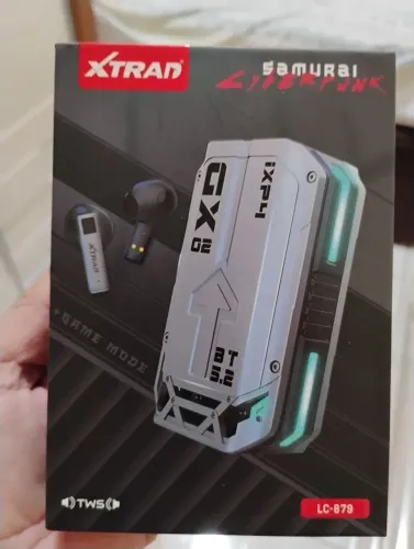 Fone de ouvido bluetooth.