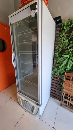 Freezer/Refrigerador Vertical Gelopar  Gtpc-575pva 577l  220v - porto de vidro