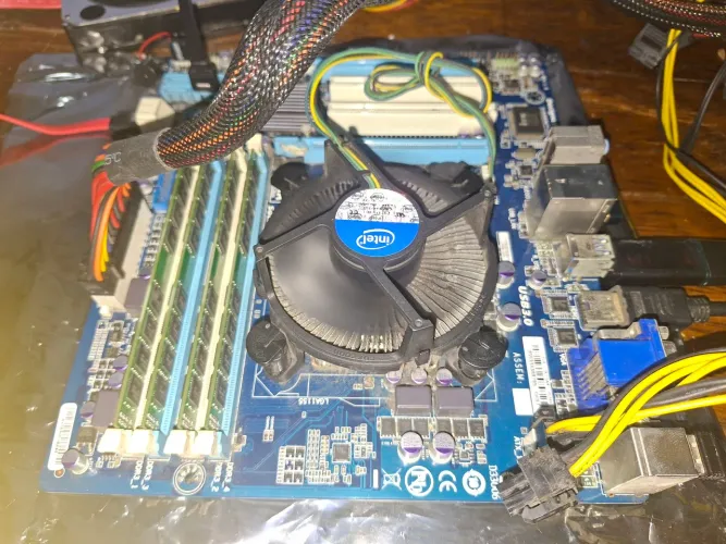 Kit: Gigabyte GA-B75M-D3H | Core i7-3770 | RAM DDR3-1333 32gb