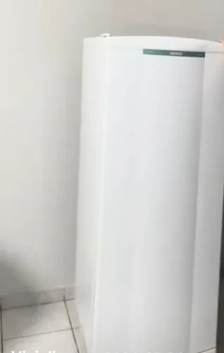 Vendo geladeira bem conservada 550