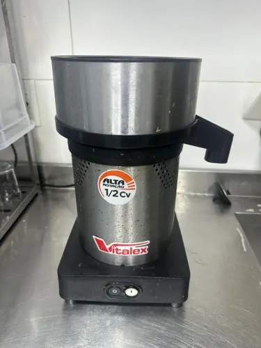 Espremedor de Frutas Eletrico Vitalex Escv-i Aço Bivolt
