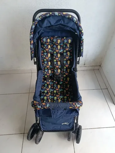 Carrinho de bebê e Bebê conforto
