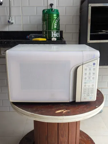 Microondas Electrolux 30l ( liga mas não esquenta )