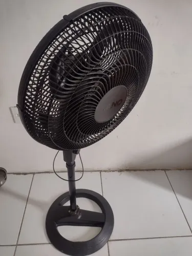 Ventilador ARNO coluna