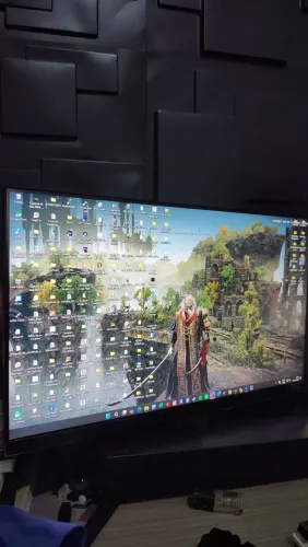 Monitor 24" Samsung LF24T35 (75Hz, FreeSync) Impecável para Home Office e Games