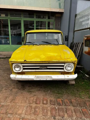 Chevrolet C-10 2.5/4.1 1977