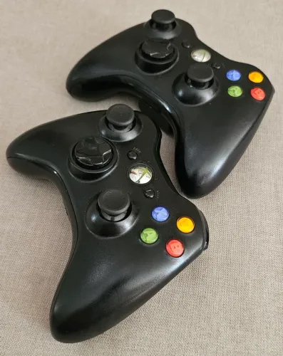 2 Controles remotos Xbox 360 sem fio (Perfeito Estado)