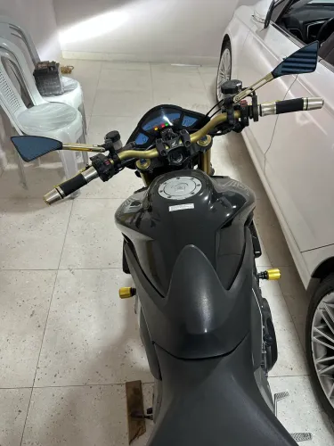 Vendo CB 1000r ano 2012