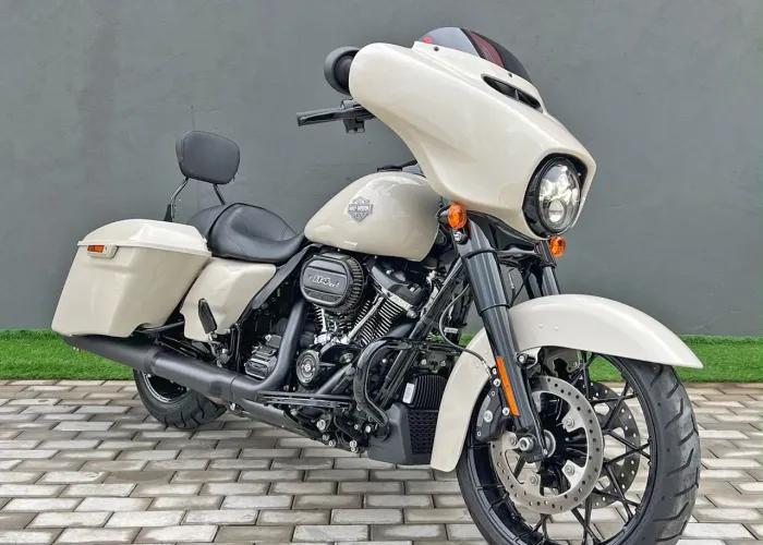 HARLEY-DAVIDSON STREET GLIDE SPECIAL