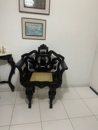 Linda poltrona de madeira 